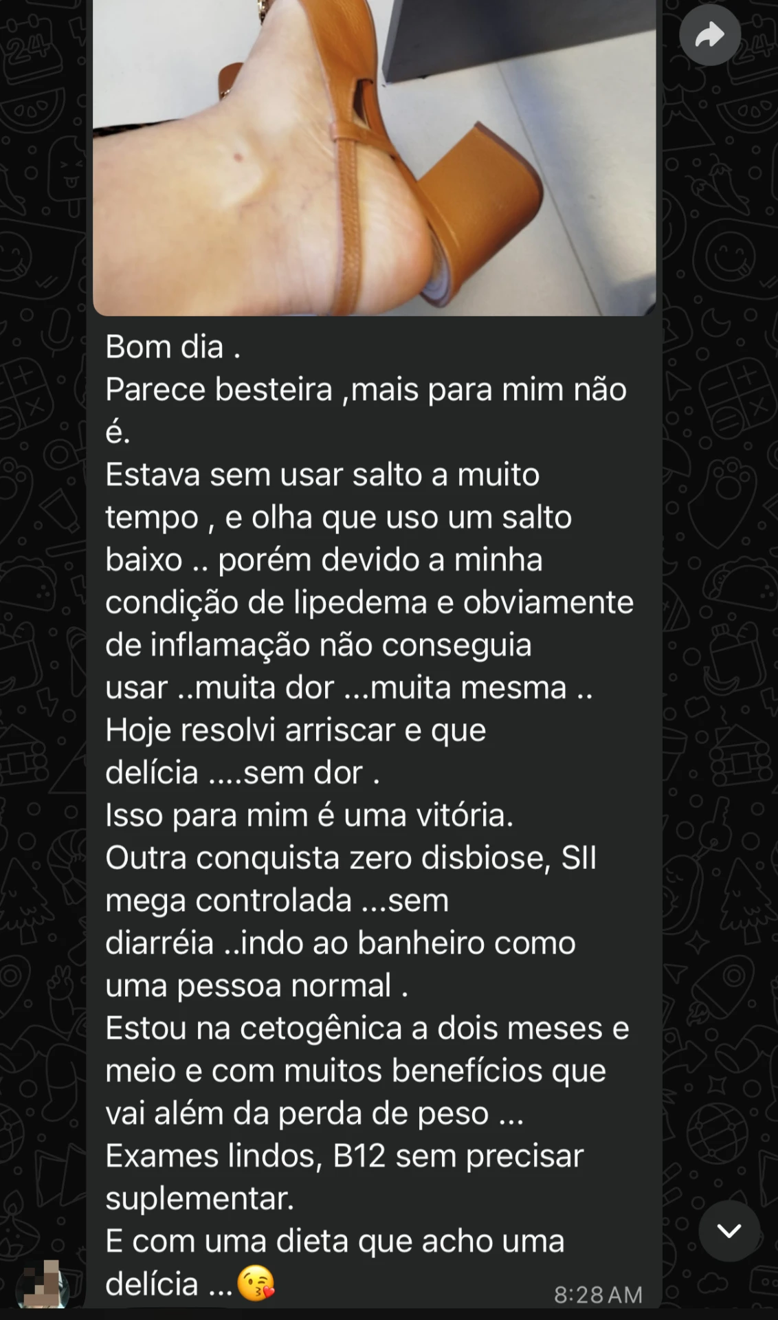 Print do depoimento de uma participante com lipedema: voltou a usar salto sem dor e relata exames bons e mais disposição